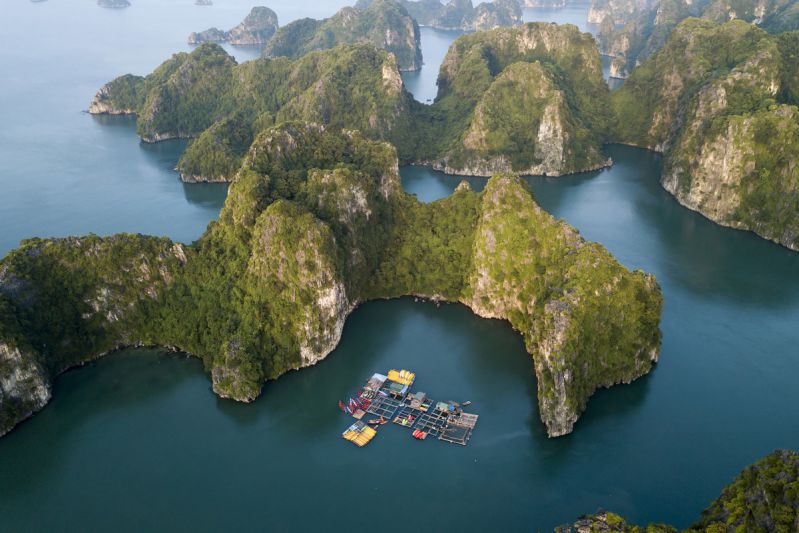 hydravion baie d'halong vue en haut